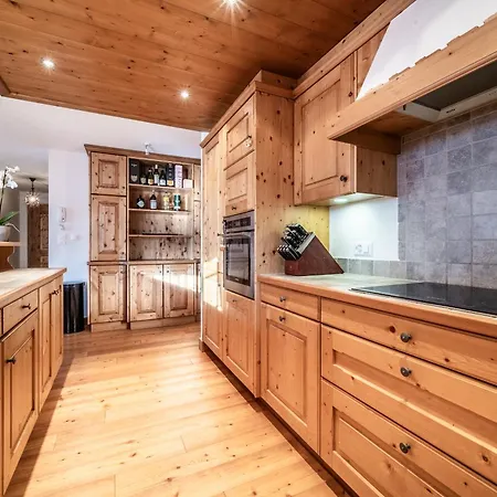 Ayous - By Emerald *