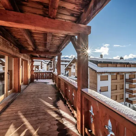 Ayous - By Emerald Apartment