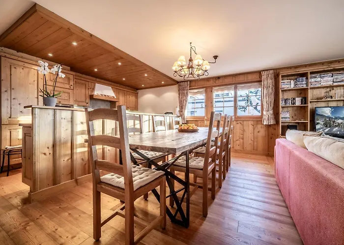 Ayous - By Emerald شقة