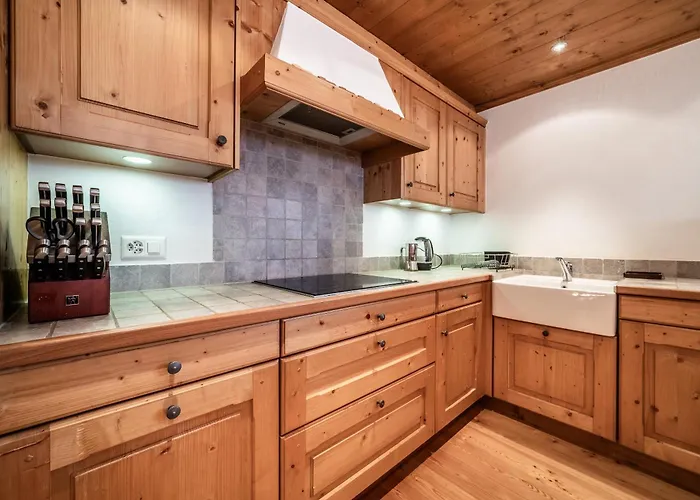 Ayous - By Emerald شقة *