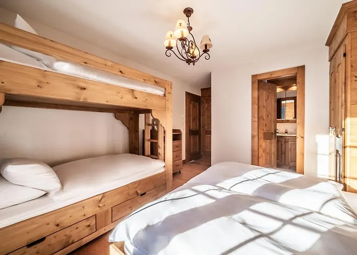 Ayous - By Emerald شقة